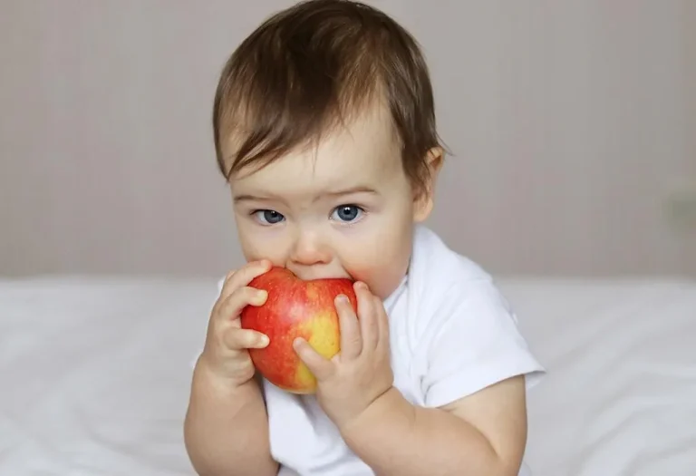 Introducing Apples to Your Baby