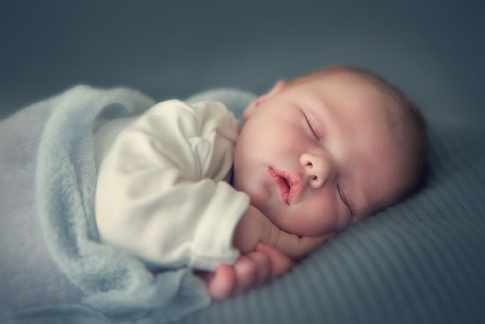 Guide to Shifting Your Baby's Sleep Pattern from Day to Night